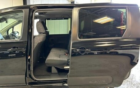 Toyota Sienta, 2023 год, 1 490 060 рублей, 18 фотография