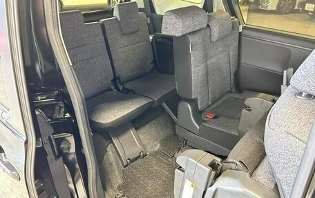 Toyota Sienta, 2023 год, 1 490 060 рублей, 12 фотография