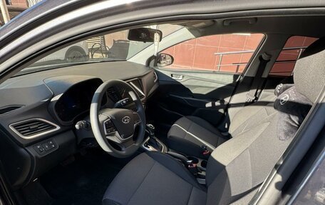 Hyundai Solaris II рестайлинг, 2021 год, 1 600 000 рублей, 6 фотография