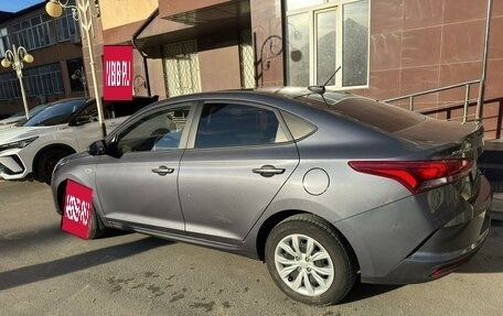 Hyundai Solaris II рестайлинг, 2021 год, 1 600 000 рублей, 8 фотография