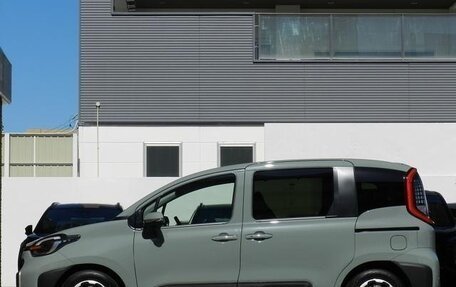 Toyota Sienta, 2023 год, 1 300 060 рублей, 3 фотография