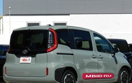 Toyota Sienta, 2023 год, 1 300 060 рублей, 4 фотография