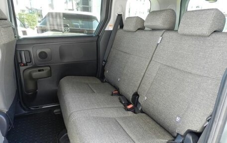 Toyota Sienta, 2023 год, 1 300 060 рублей, 9 фотография