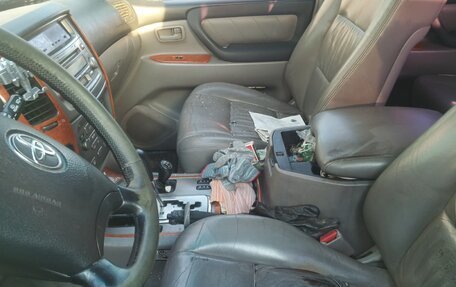 Toyota Land Cruiser 100 рестайлинг 2, 2002 год, 2 500 000 рублей, 2 фотография