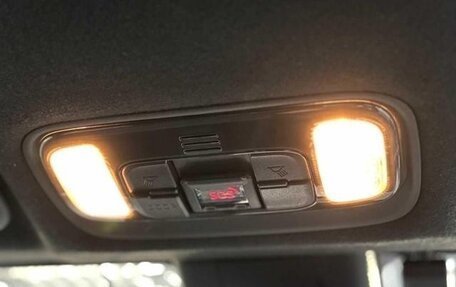 Toyota Yaris, 2022 год, 872 000 рублей, 10 фотография