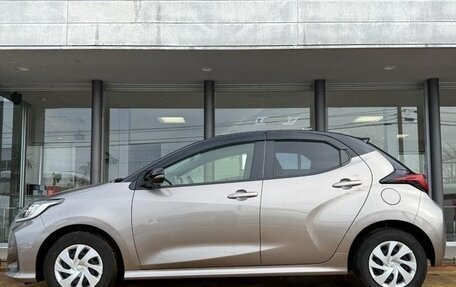 Toyota Yaris, 2022 год, 862 000 рублей, 6 фотография