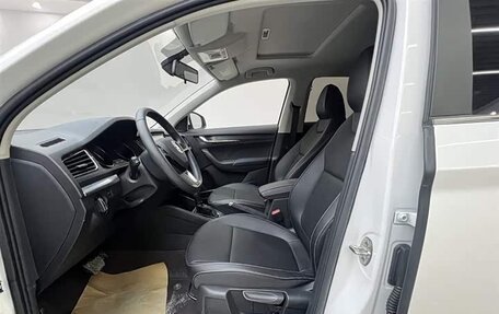 Skoda Kamiq I, 2022 год, 1 880 000 рублей, 8 фотография