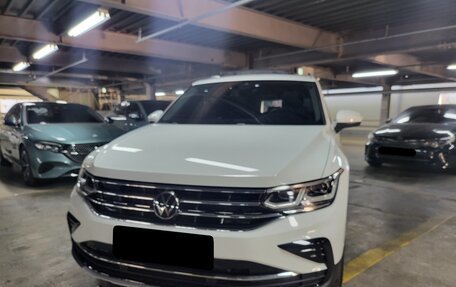 Volkswagen Tiguan II, 2022 год, 2 512 000 рублей, 1 фотография