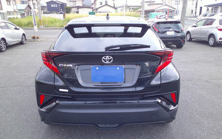 Toyota C-HR I рестайлинг, 2023 год, 2 051 000 рублей, 6 фотография