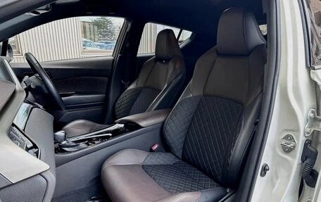 Toyota C-HR I рестайлинг, 2022 год, 1 852 000 рублей, 7 фотография