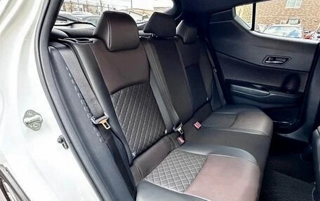 Toyota C-HR I рестайлинг, 2022 год, 1 852 000 рублей, 10 фотография