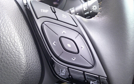 Toyota C-HR I рестайлинг, 2023 год, 2 051 000 рублей, 12 фотография