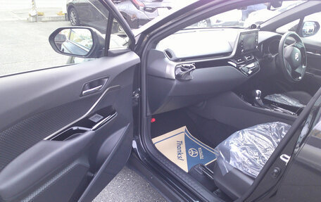 Toyota C-HR I рестайлинг, 2023 год, 2 051 000 рублей, 19 фотография