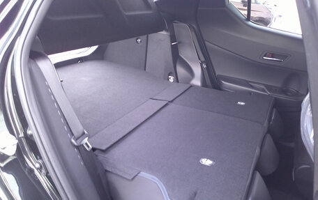 Toyota C-HR I рестайлинг, 2023 год, 2 051 000 рублей, 23 фотография