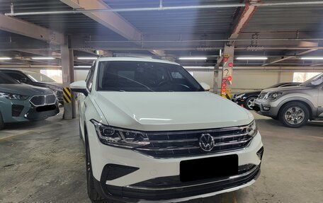 Volkswagen Tiguan II, 2022 год, 2 512 000 рублей, 5 фотография