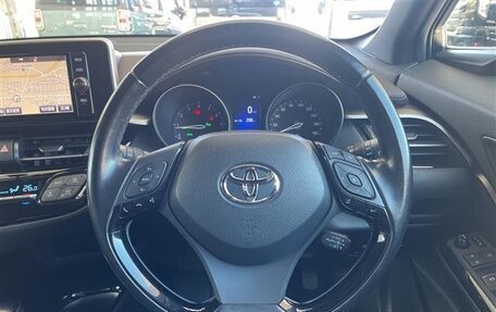 Toyota C-HR I рестайлинг, 2018 год, 1 560 000 рублей, 9 фотография