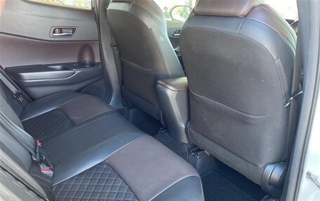 Toyota C-HR I рестайлинг, 2018 год, 1 560 000 рублей, 28 фотография