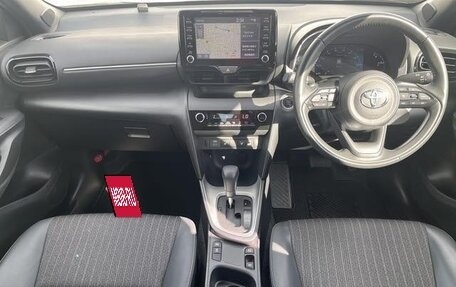 Toyota Yaris Cross, 2023 год, 1 730 333 рублей, 7 фотография