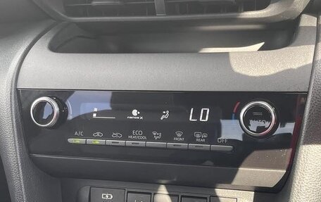 Toyota Yaris Cross, 2023 год, 1 730 333 рублей, 15 фотография