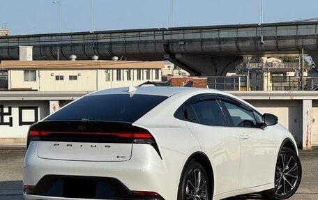 Toyota Prius IV XW50, 2022 год, 2 595 000 рублей, 4 фотография