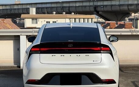 Toyota Prius IV XW50, 2022 год, 2 595 000 рублей, 5 фотография