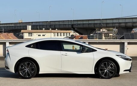 Toyota Prius IV XW50, 2022 год, 2 595 000 рублей, 6 фотография