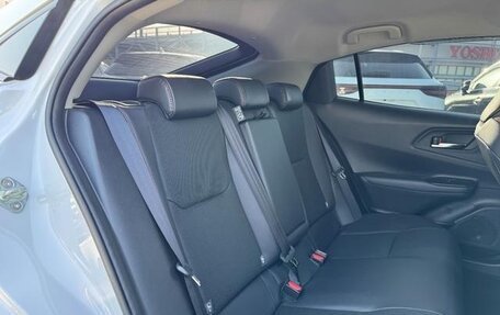 Toyota Prius IV XW50, 2022 год, 2 595 000 рублей, 17 фотография