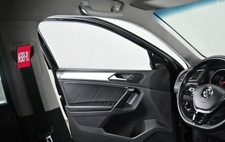 Volkswagen Tiguan II, 2018 год, 2 099 000 рублей, 11 фотография