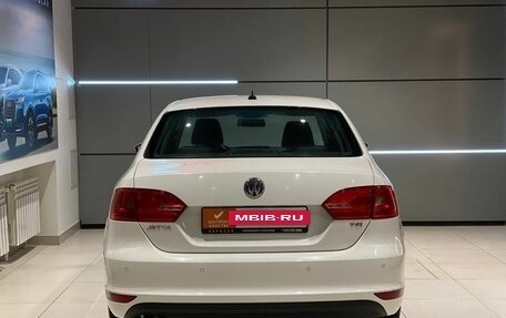 Volkswagen Jetta VI, 2013 год, 988 000 рублей, 4 фотография