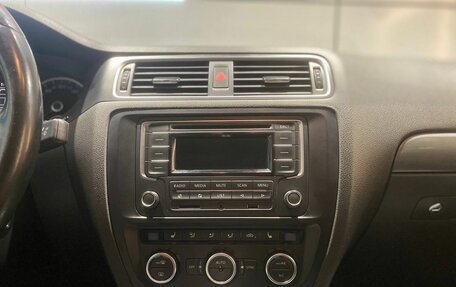 Volkswagen Jetta VI, 2013 год, 988 000 рублей, 12 фотография