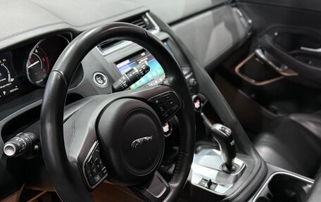 Jaguar E-Pace, 2019 год, 3 600 000 рублей, 8 фотография