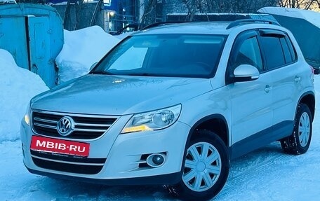 Volkswagen Tiguan I, 2010 год, 799 000 рублей, 23 фотография