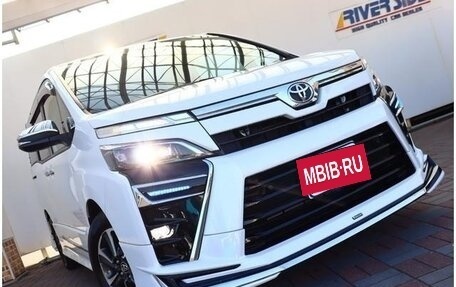 Toyota Voxy III, 2021 год, 1 770 000 рублей, 6 фотография