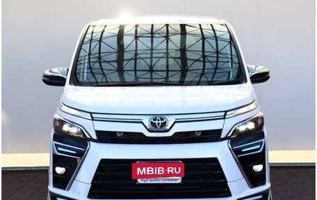 Toyota Voxy III, 2021 год, 1 770 000 рублей, 4 фотография