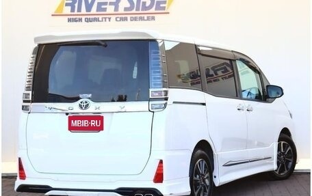 Toyota Voxy III, 2021 год, 1 770 000 рублей, 8 фотография