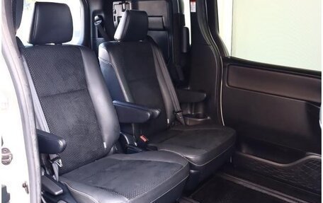 Toyota Voxy III, 2021 год, 1 770 000 рублей, 22 фотография