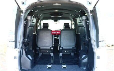 Toyota Voxy III, 2021 год, 1 770 000 рублей, 28 фотография