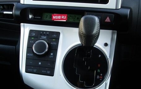 Toyota Wish II, 2017 год, 990 000 рублей, 18 фотография