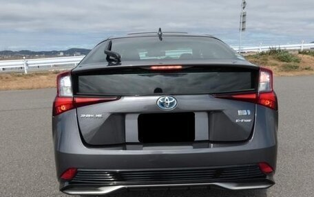 Toyota Prius IV XW50, 2020 год, 1 642 000 рублей, 4 фотография