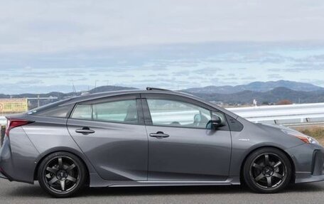 Toyota Prius IV XW50, 2020 год, 1 642 000 рублей, 5 фотография