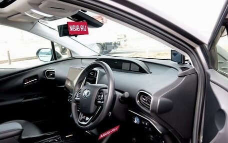 Toyota Prius IV XW50, 2020 год, 1 642 000 рублей, 10 фотография