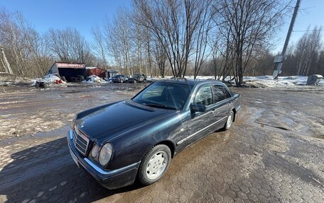 Mercedes-Benz E-Класс, 1996 год, 450 000 рублей, 8 фотография