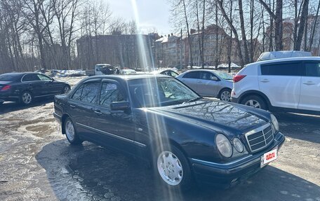 Mercedes-Benz E-Класс, 1996 год, 450 000 рублей, 2 фотография