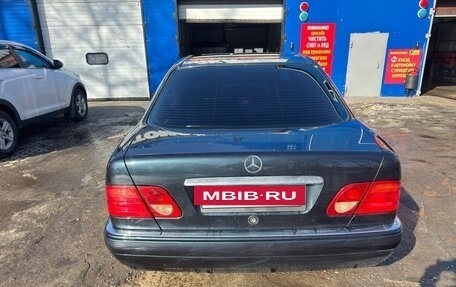 Mercedes-Benz E-Класс, 1996 год, 450 000 рублей, 5 фотография