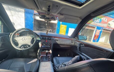 Mercedes-Benz E-Класс, 1996 год, 450 000 рублей, 10 фотография