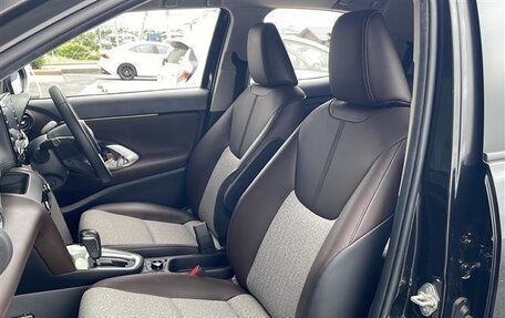 Toyota Yaris Cross, 2021 год, 1 486 000 рублей, 21 фотография