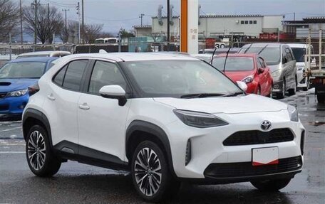 Toyota Yaris Cross, 2022 год, 1 609 000 рублей, 3 фотография