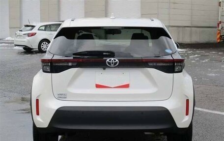 Toyota Yaris Cross, 2022 год, 1 609 000 рублей, 5 фотография