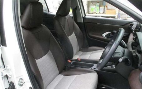 Toyota Yaris Cross, 2022 год, 1 609 000 рублей, 8 фотография