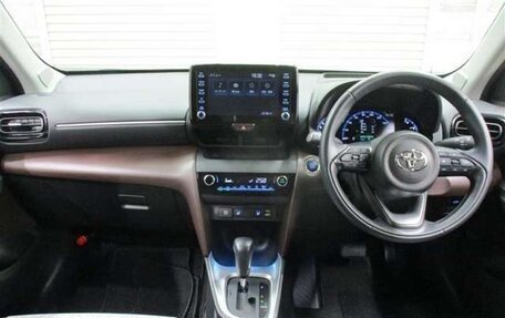 Toyota Yaris Cross, 2022 год, 1 609 000 рублей, 11 фотография